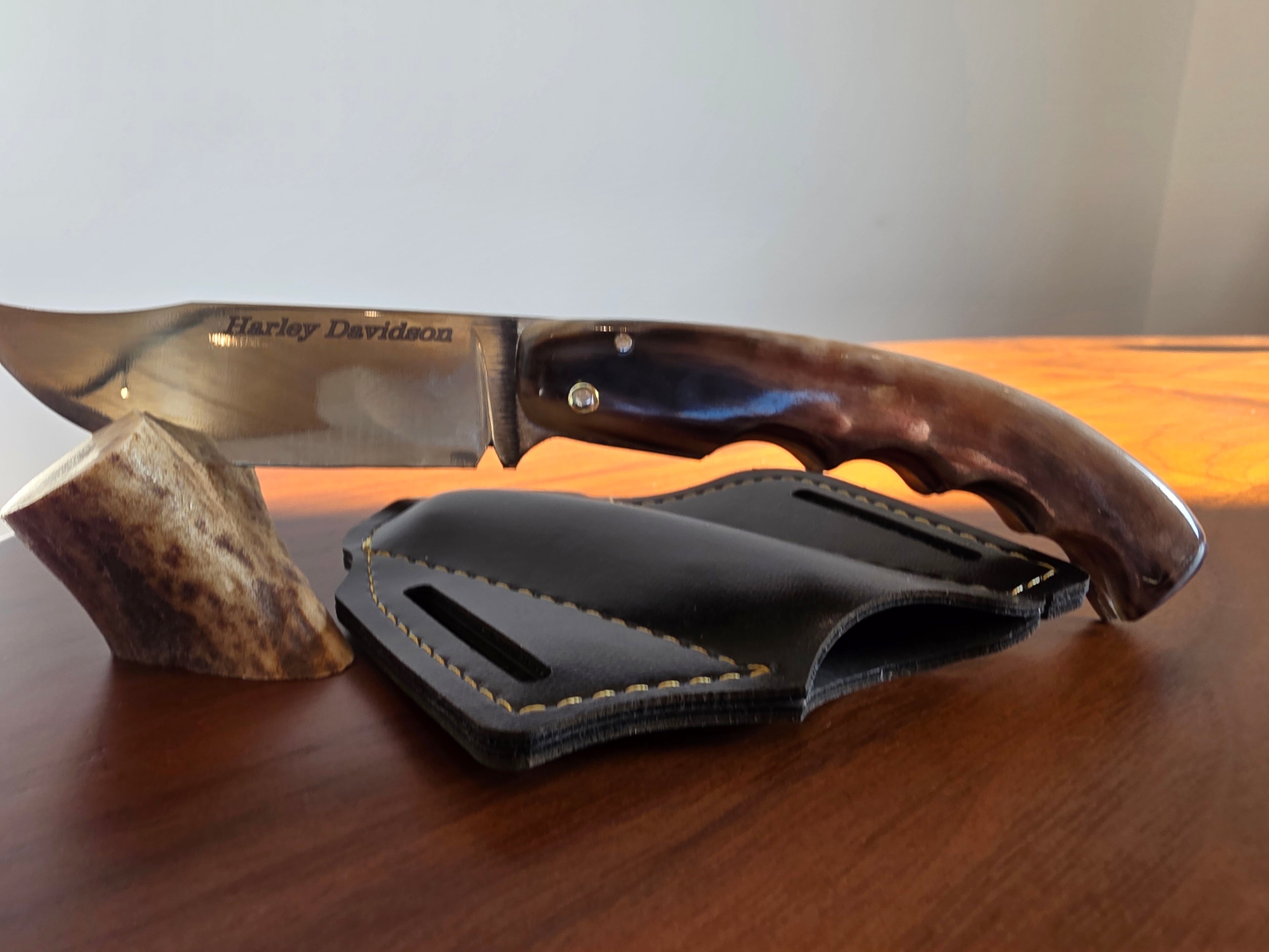 Taschenmesser SIVAS Slipjoint Adler gravur und Harley Davidson schrift andere Seite der Klinge inkl. Lederetui