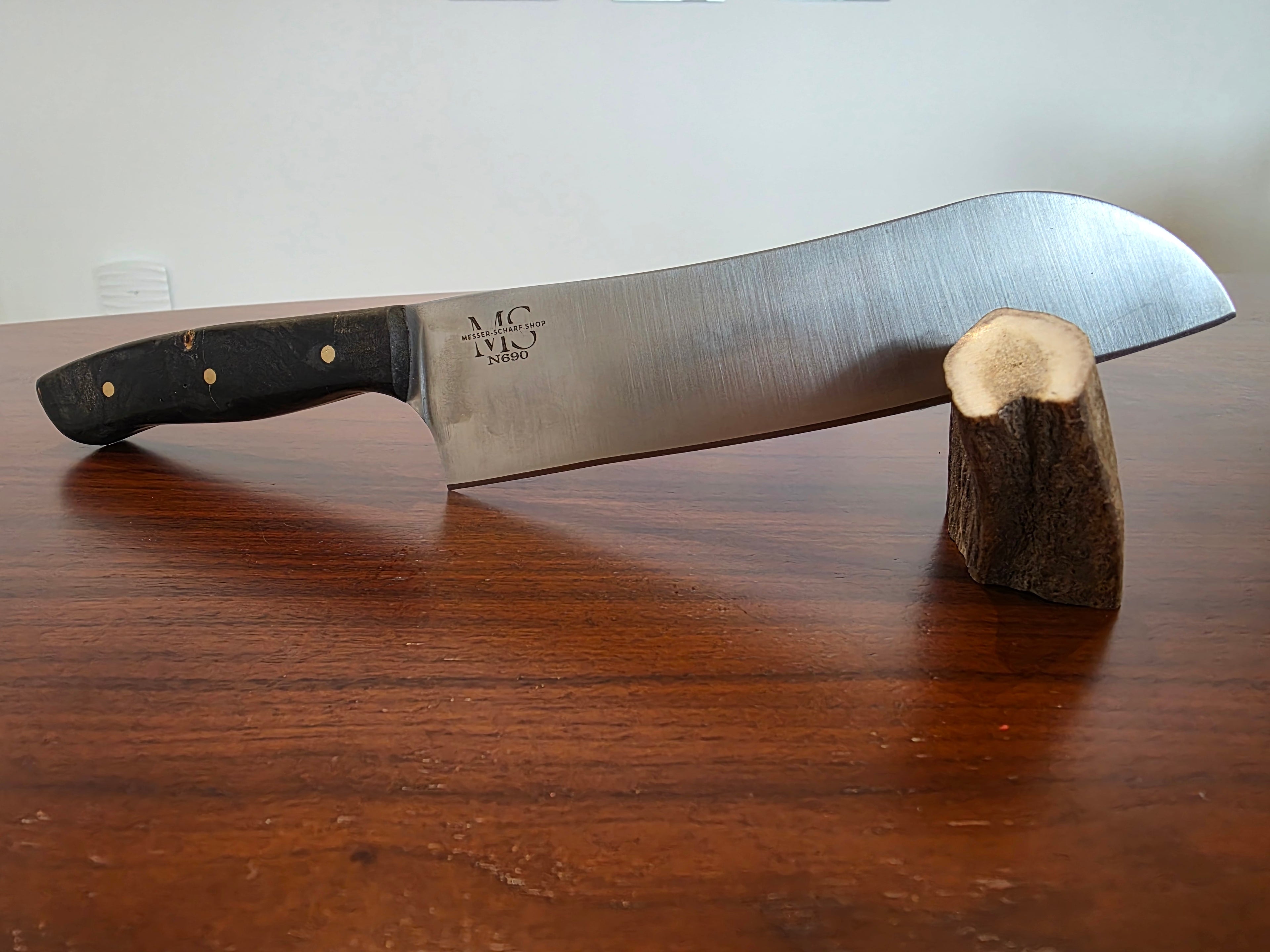 Kochmesser N690 Stahl aus stabilisiertem Ahornholz