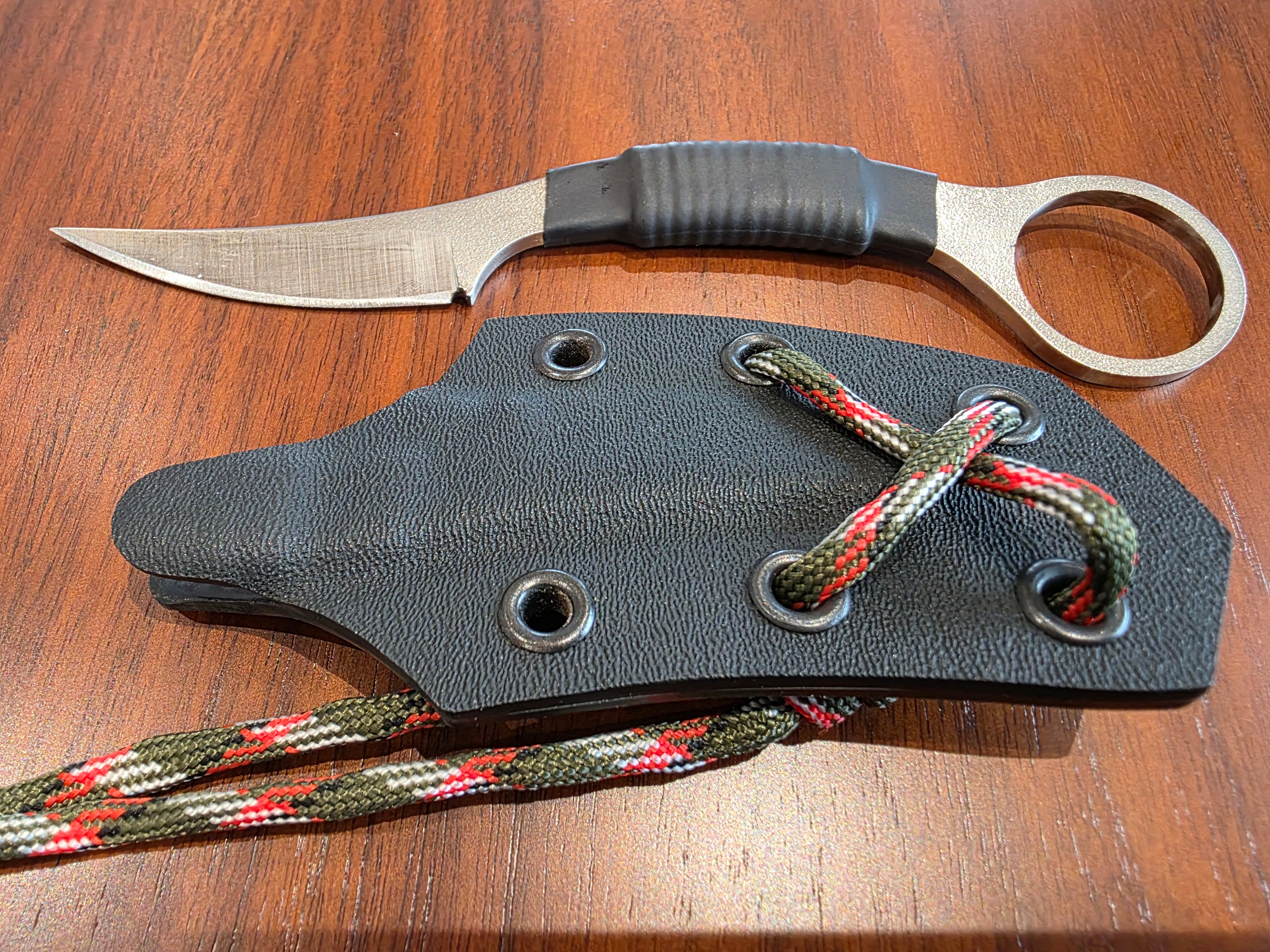 Neck Knife N 690 Stahl inkl. Kydex