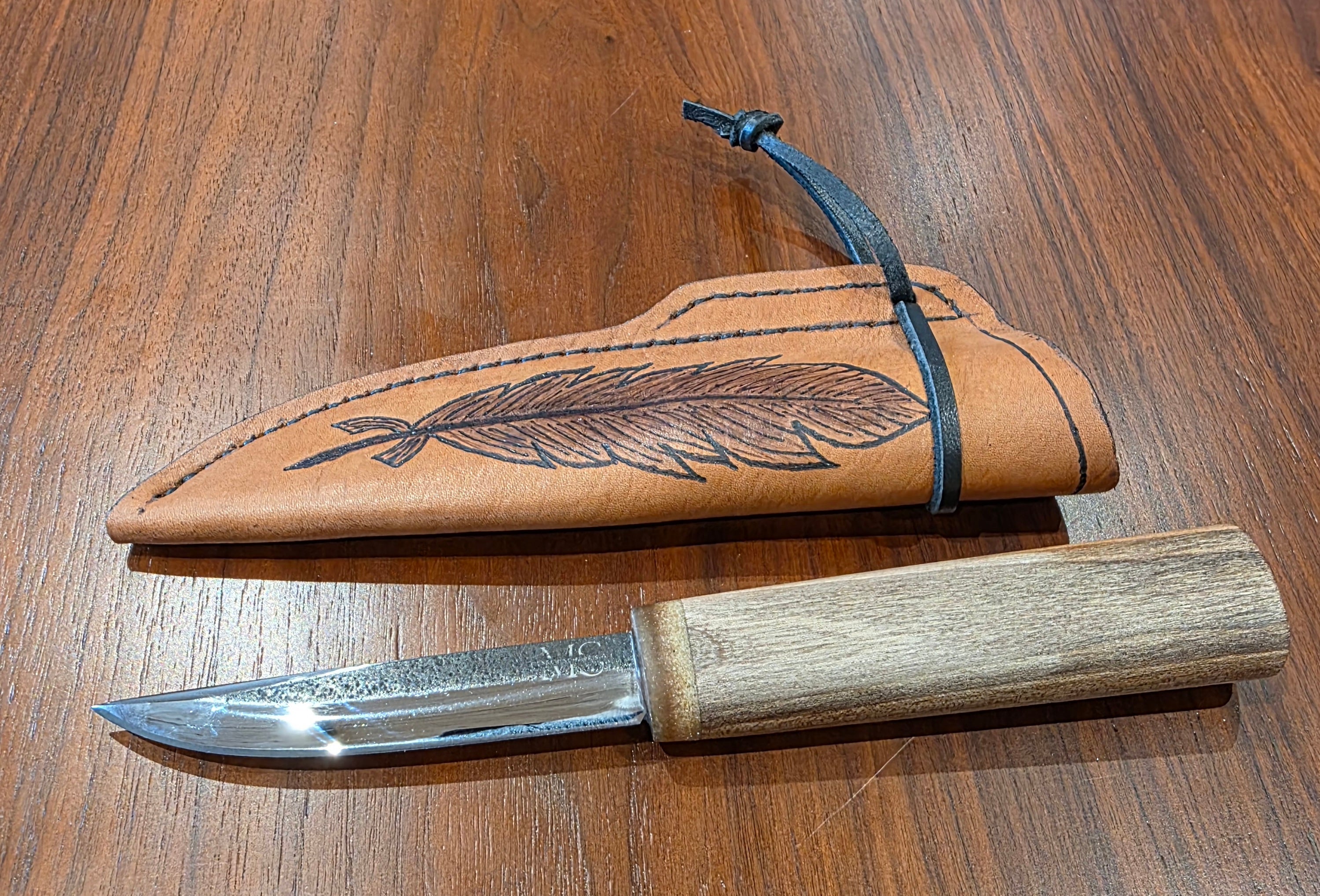 PUUKO aus Feilenstahl ,Buche Griff inkl. Lederetui