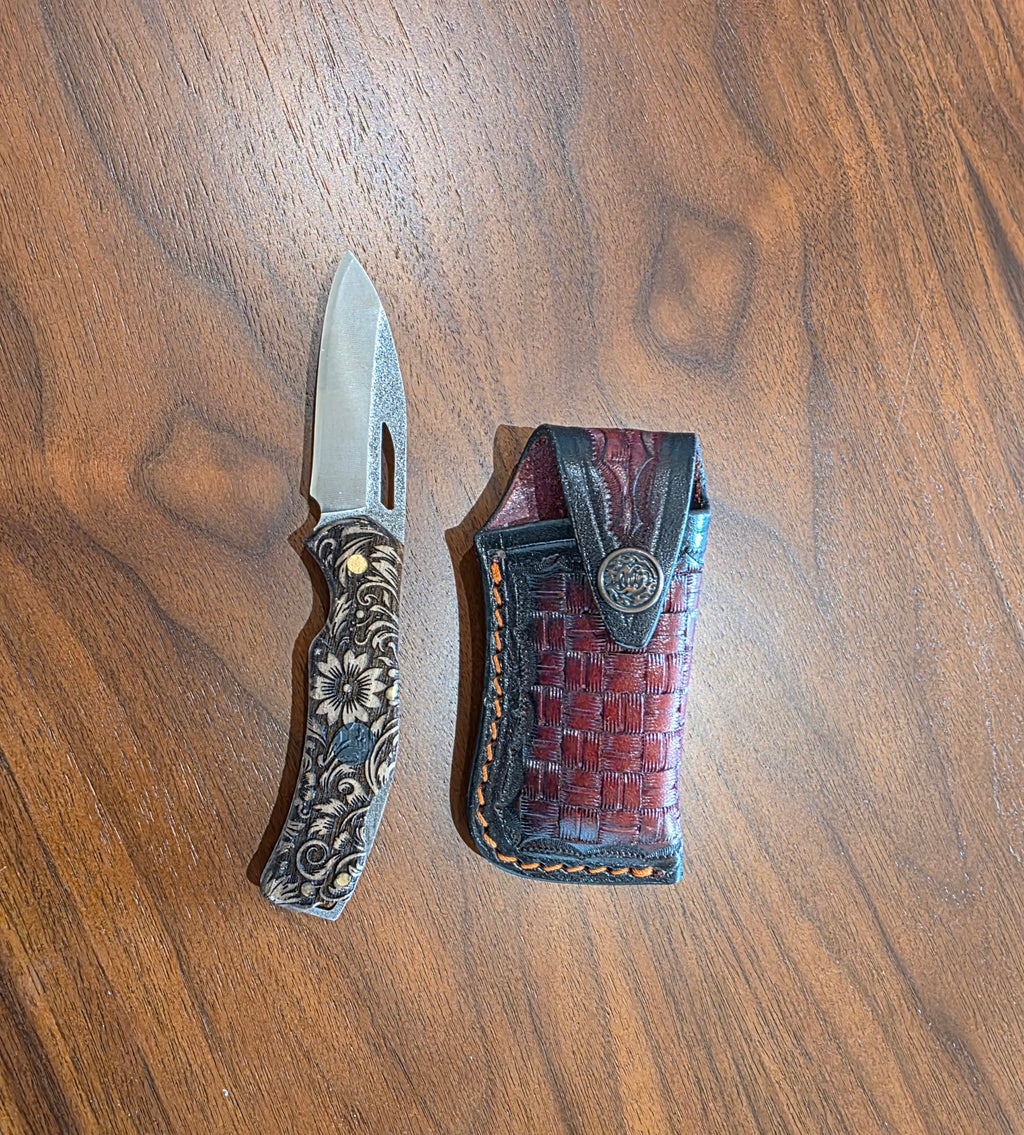 Taschenmesser N690 Stahl, Micarta gravur Griff inkl. Lederetui.