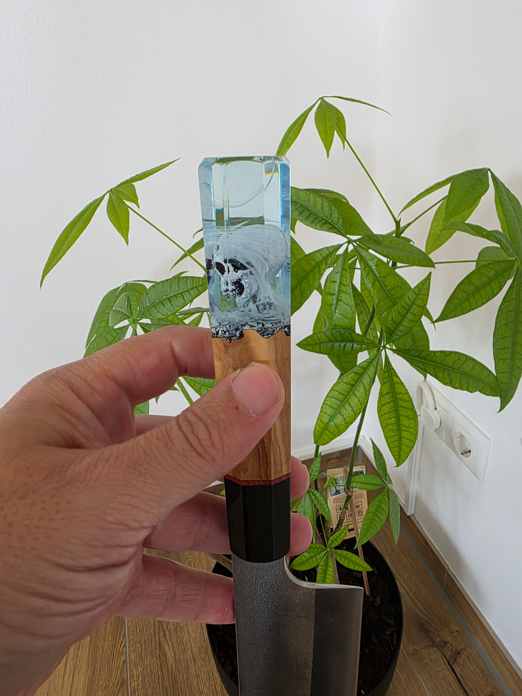 Kochmesser N690 Stahl Epoxidgriff mit Skylettenkopf + Lederetui