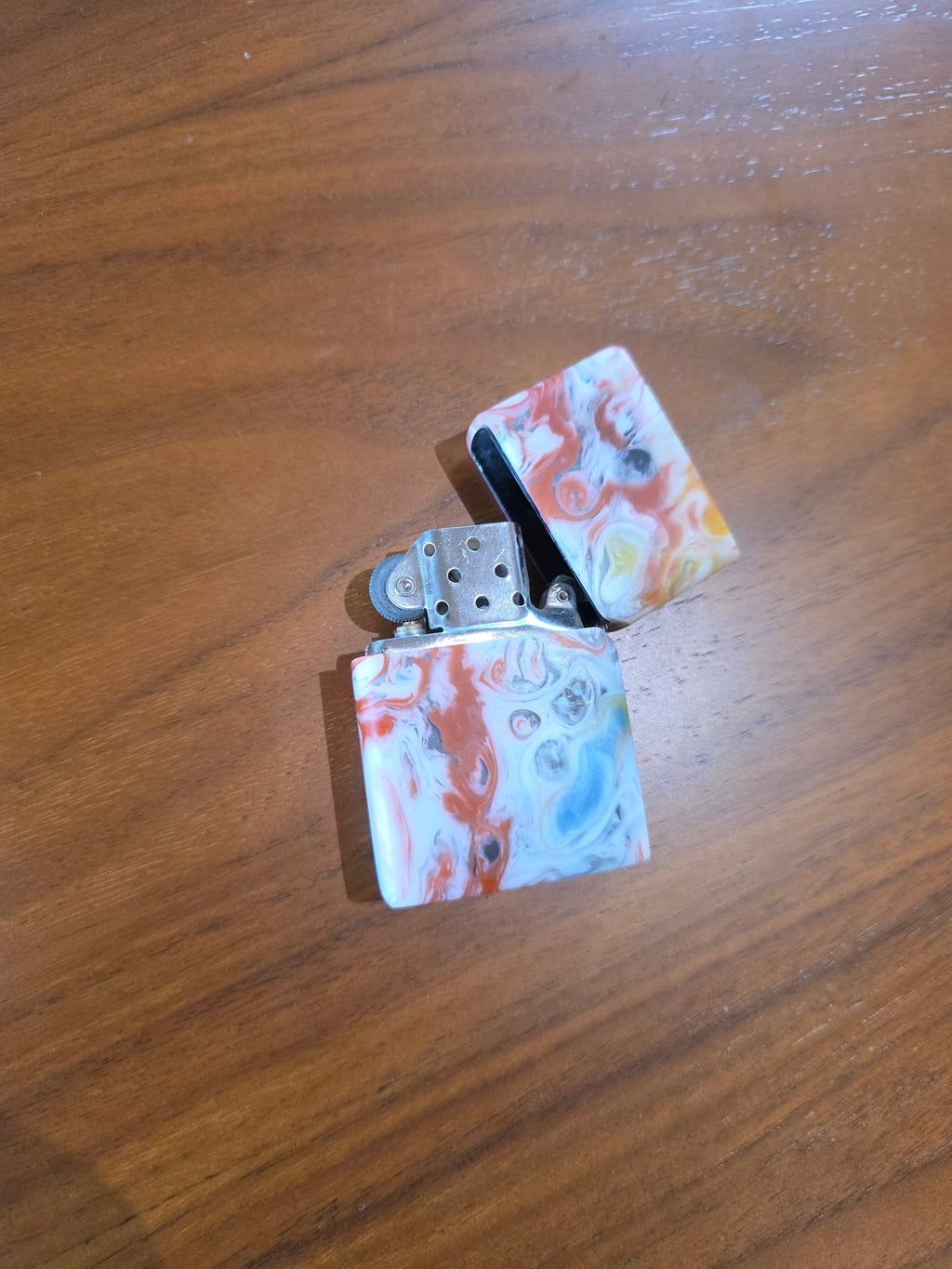 Benzinfeuerzeug Epoxy Überzug, Handarbeit.