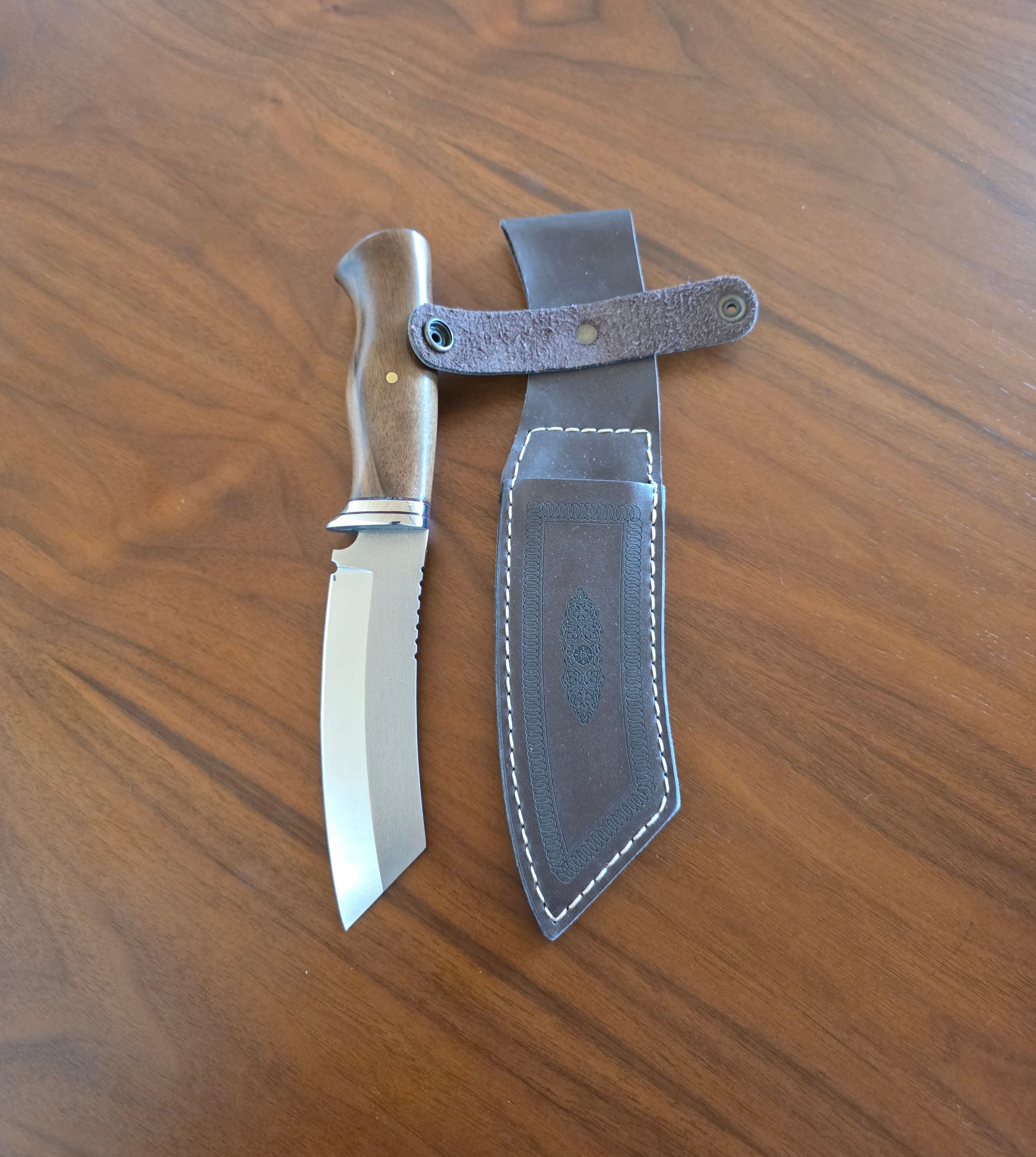Bushcraft & Jagdmesser aus 4116 Stahl inkl. Lederetui.