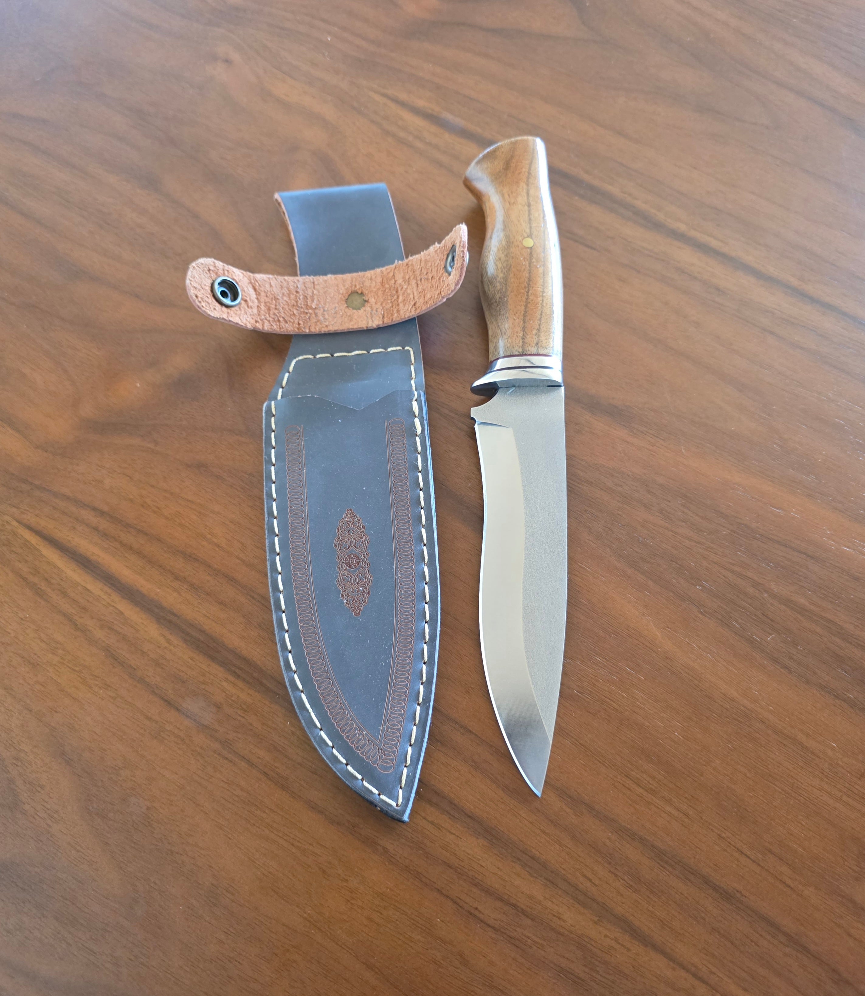 Bushcraft & Jagdmesser aus 4116 Stahl inkl. Lederetui.&nbsp;