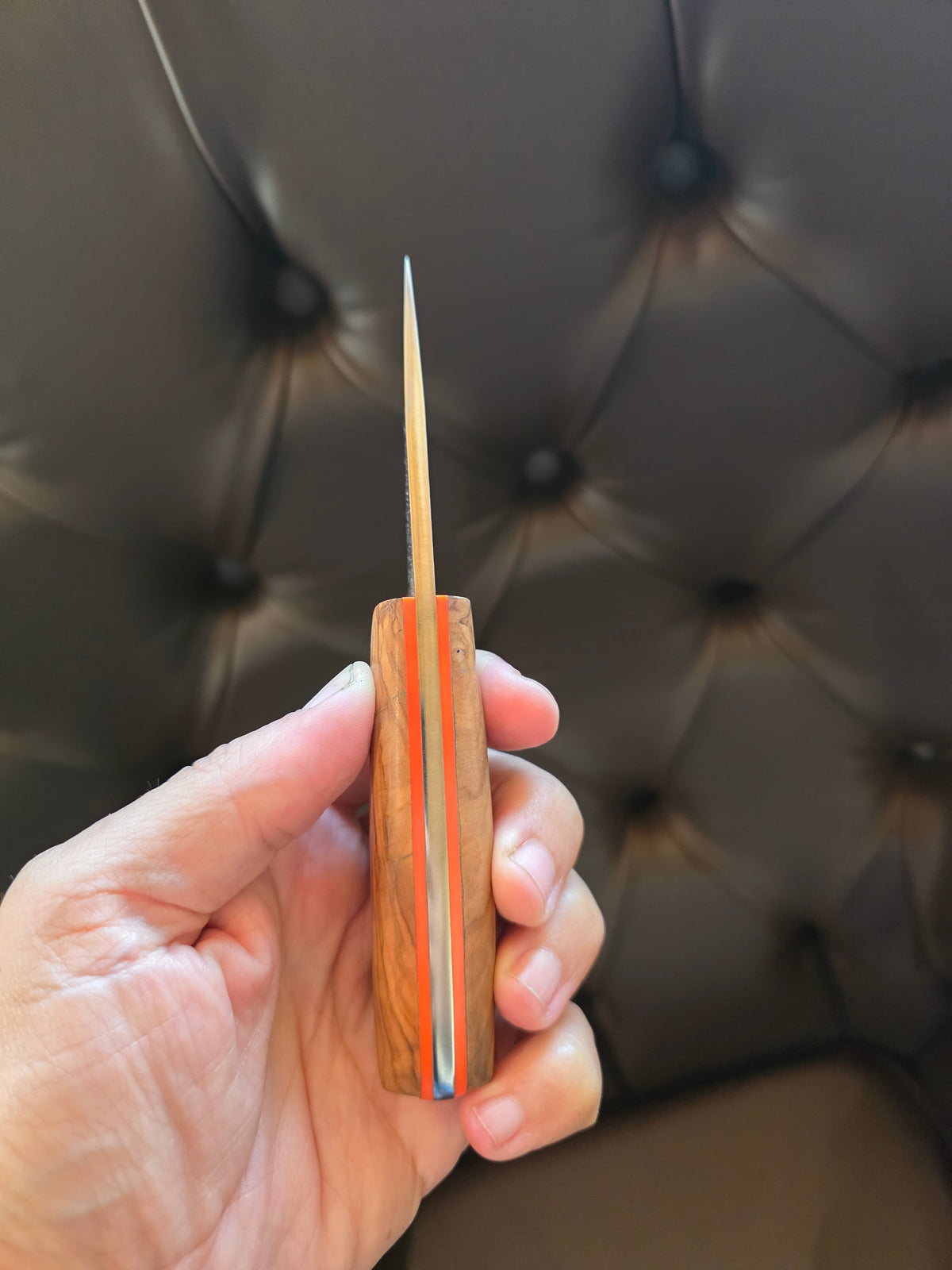 Bushcraft Messer aus N690 Stahl mit Olivenholzgriff und Lederetui – Klinge 70 mm