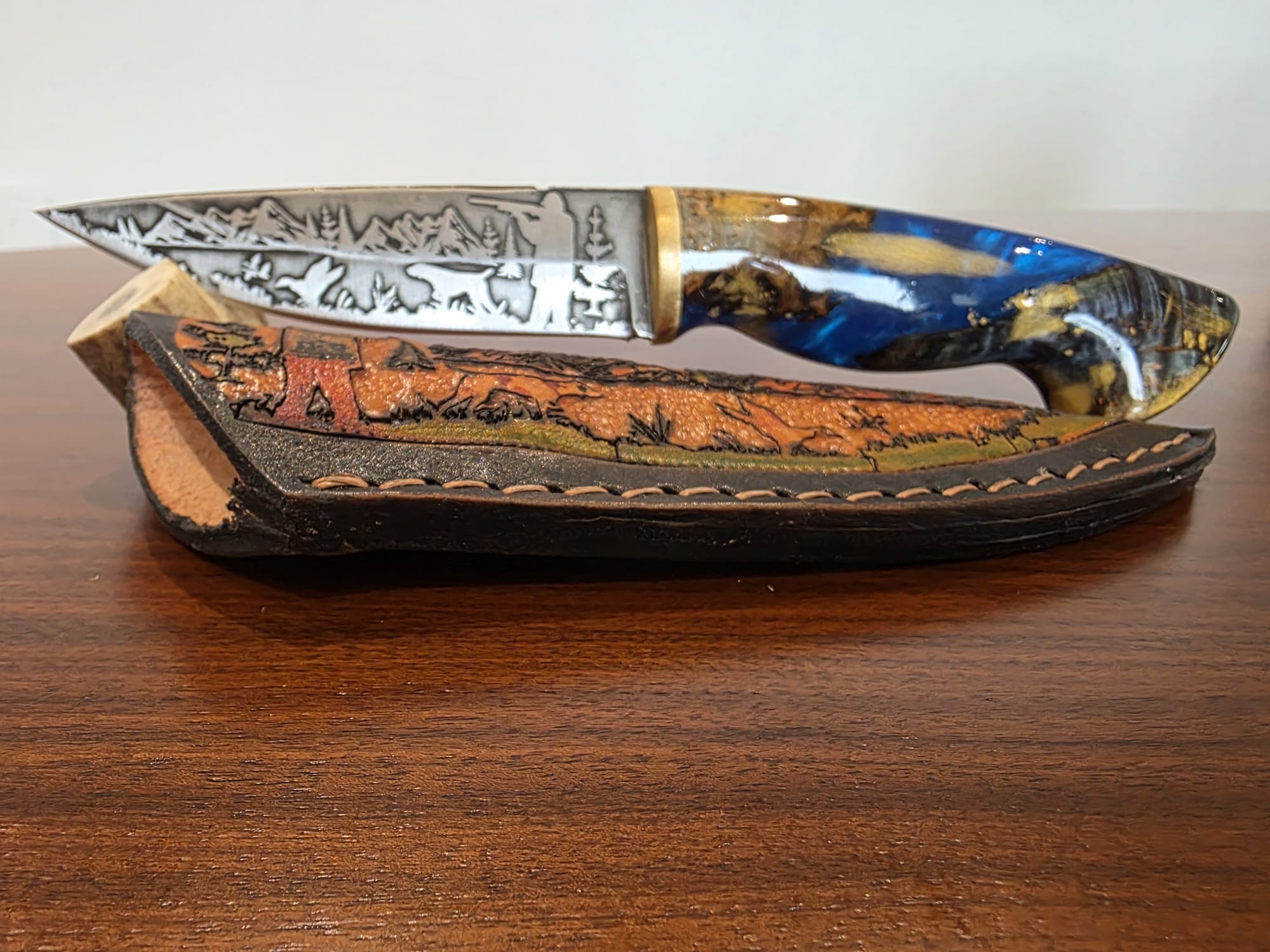 Bushcraft Messer aus A2 Stahl, Griff Epoxid Russischer Mazelbaum