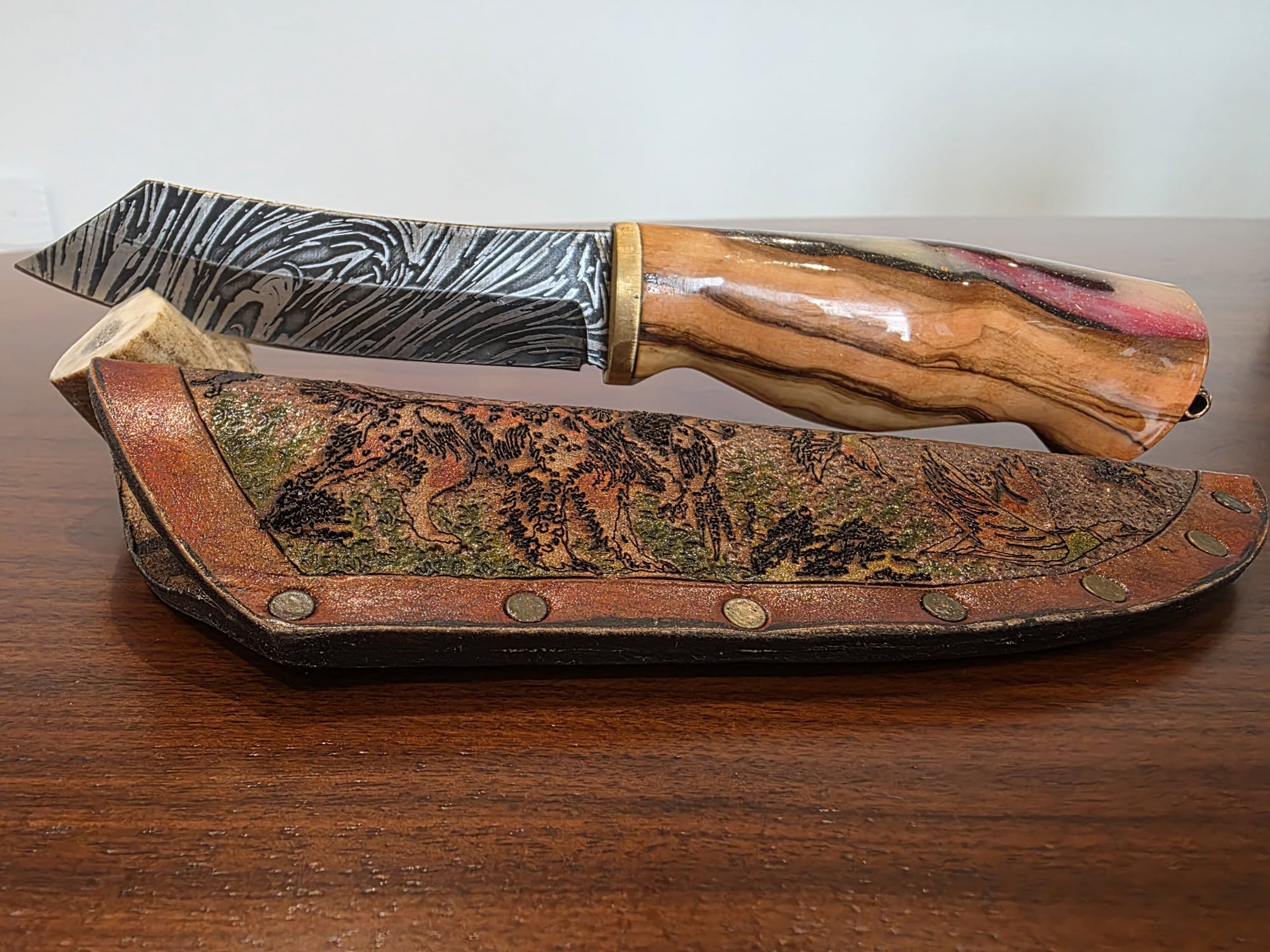 Bushcraft Messer A2 Stahl, Griff Epoxid+Nussbaum