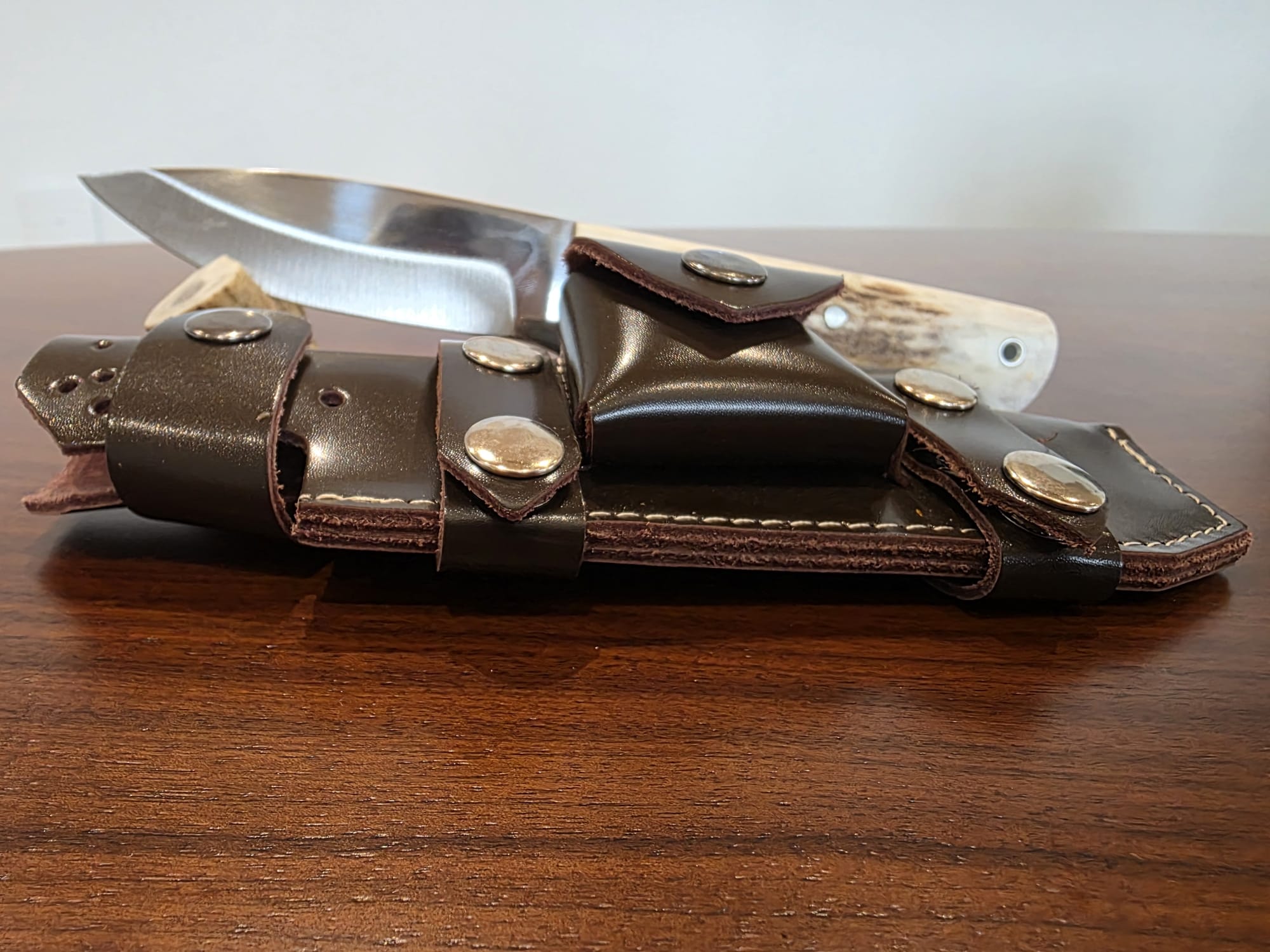 Bushcraft Messer N690 Stahl, Griff Hirschhorn